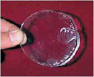 Диск, вырезанный из оконного стекла шаровой молнией