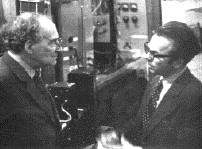 Лев Васильевич Пигалицын со Львом Сергеевичем Терменом в 1980 г. в лаборатории МГУ